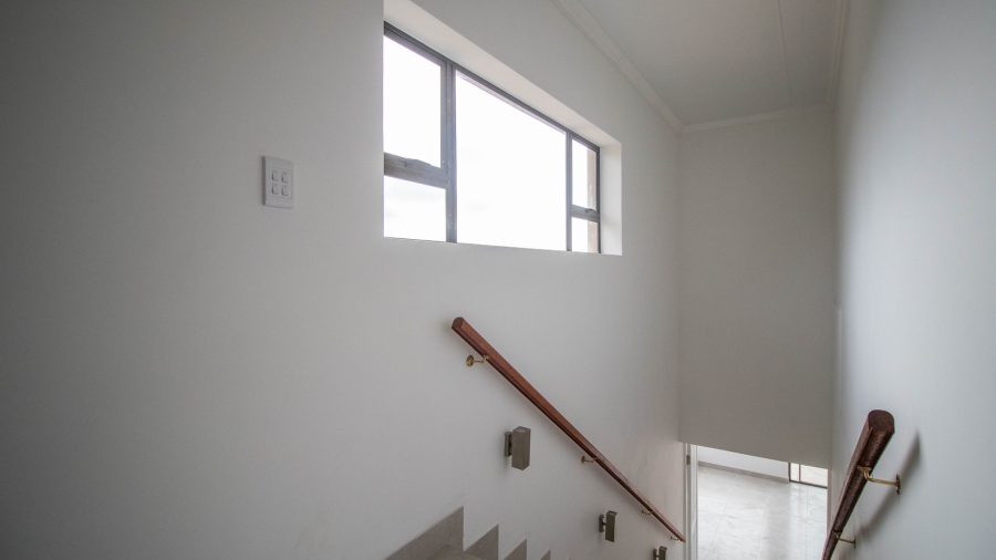 3 Bedroom Property for Sale in Fraaiuitsig Western Cape